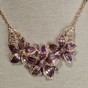 PURPLE FLORAL STATEMENT NECKLACE